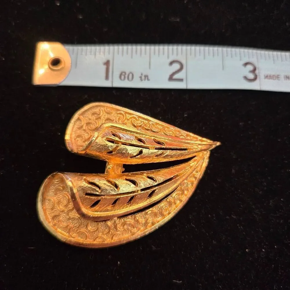 Vintage Gold Tone Heart Brooch Pin